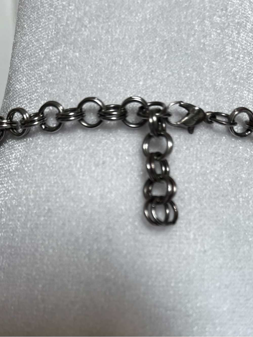 Stunning Layered Deep Red Beaded Necklace with Subtle Silver Accents - Picture 4 of 6
